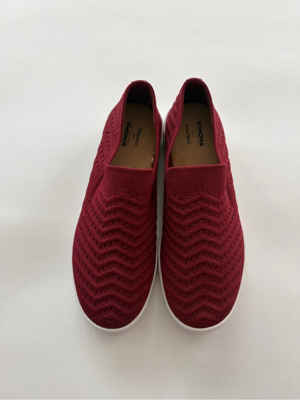 Sonoma Knit Slip-On Sneakers in Berry New w/o tag size 8.5 med - Picture 2 of 10